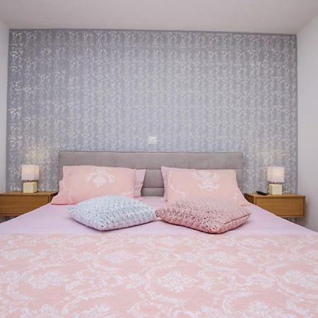 Sole E Mare New Apartment โปเรช ภายนอก รูปภาพ