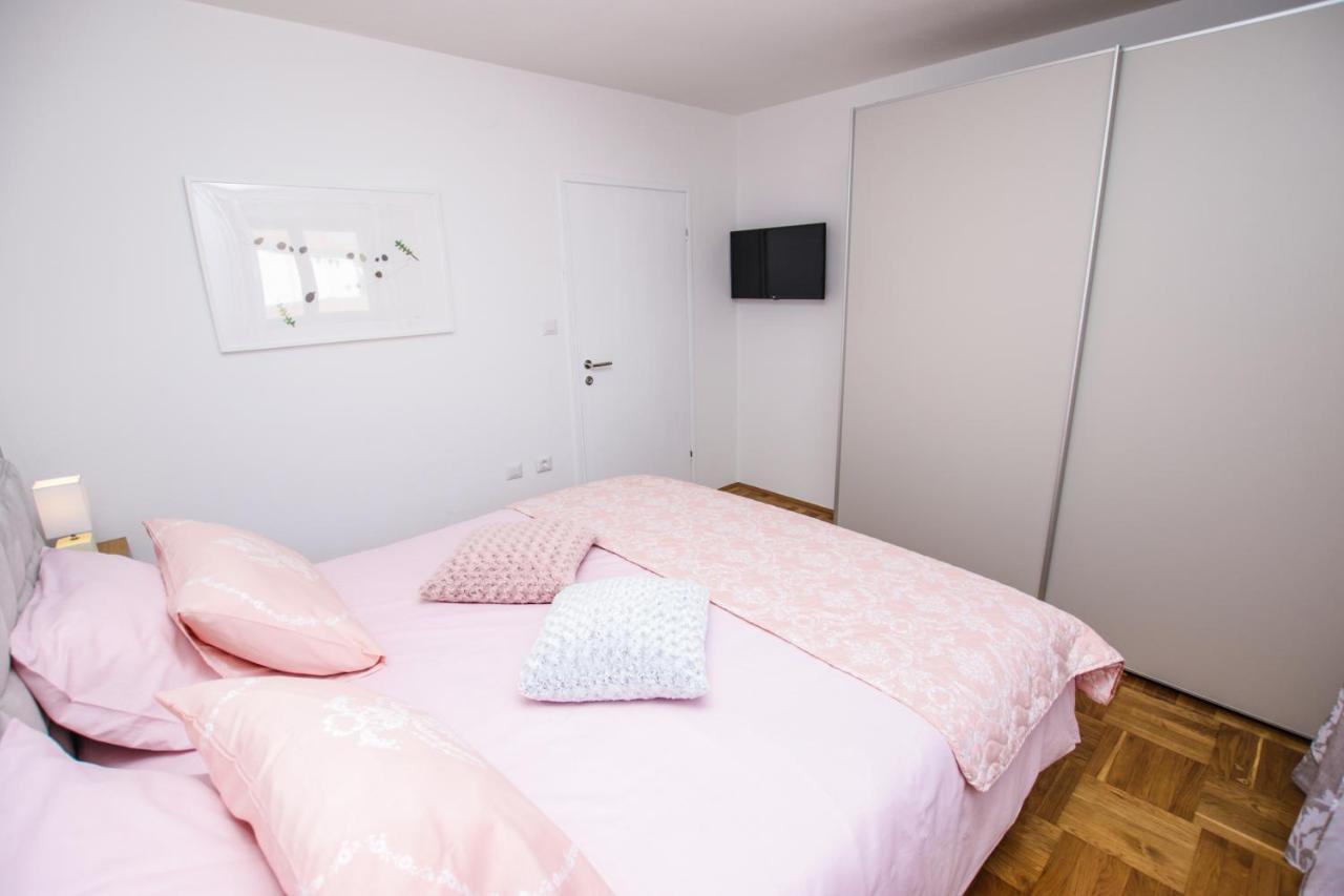 Sole E Mare New Apartment โปเรช ภายนอก รูปภาพ