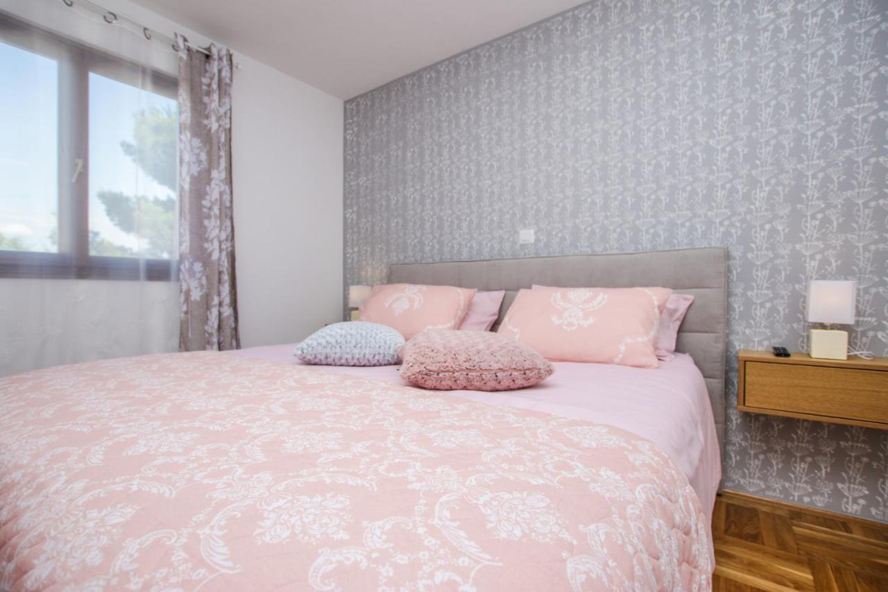 Sole E Mare New Apartment โปเรช ภายนอก รูปภาพ