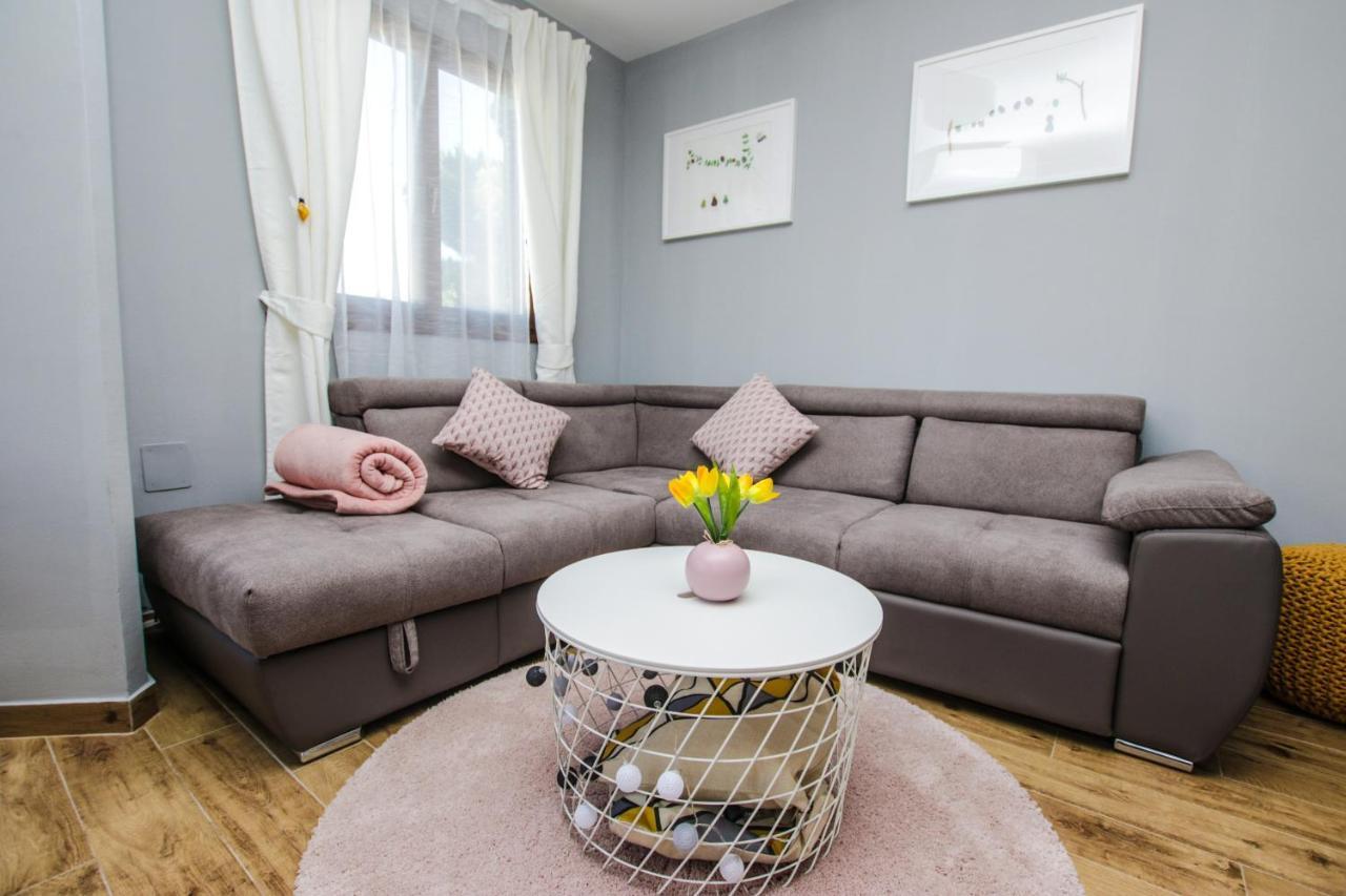 Sole E Mare New Apartment โปเรช ภายนอก รูปภาพ